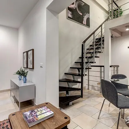 Apartment Servi 7a