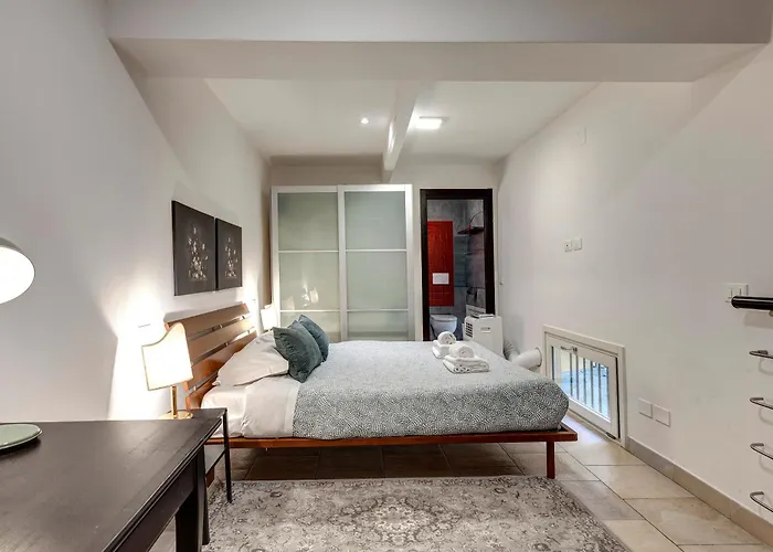 Apartament Servi 7a *